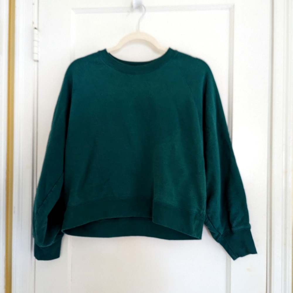 Kelly Green Uniqlo Sweatshirt